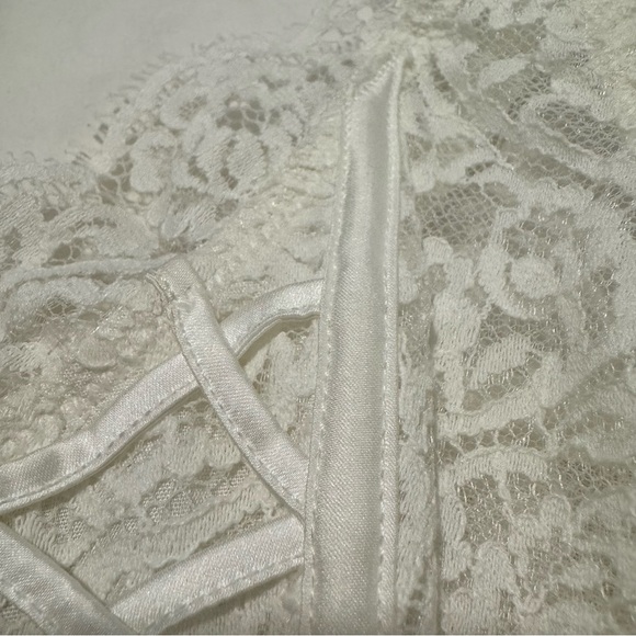 Victoria secret white corset - Picture 3 of 4
